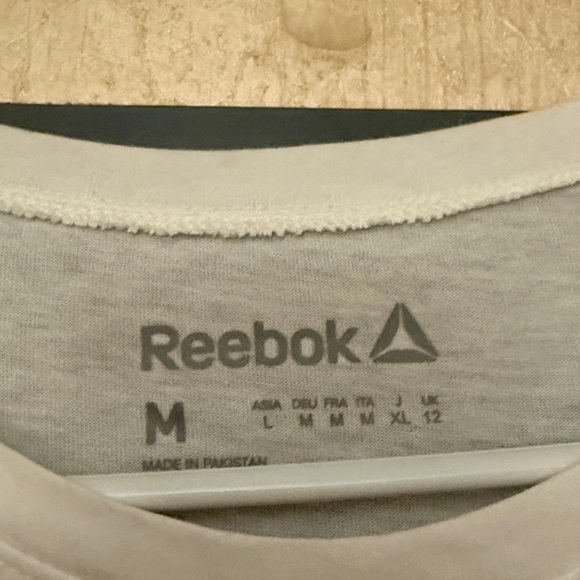 BNWT White Reebok long sleeve shirt - Picture 3 of 4